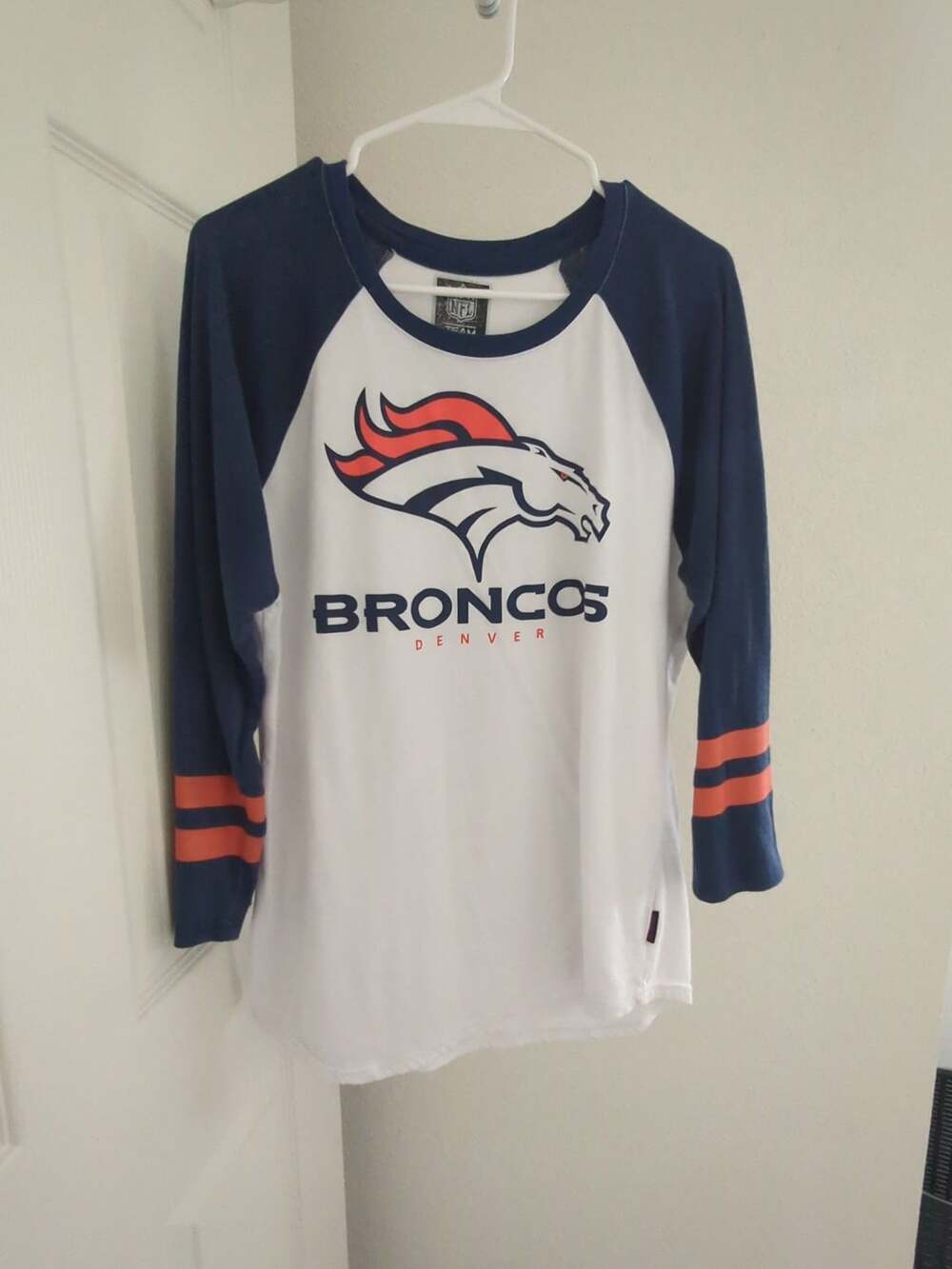 NFL Team Apparel Denver Broncos Raglan T-Shirt Size L White Blue 3/4 Sleeve